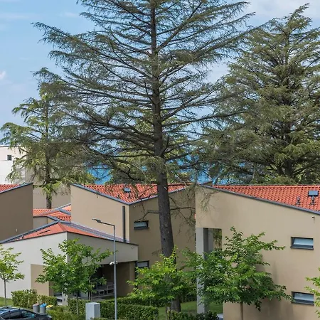 Spada 3 Bedrooms Near The Beach! Apartmán