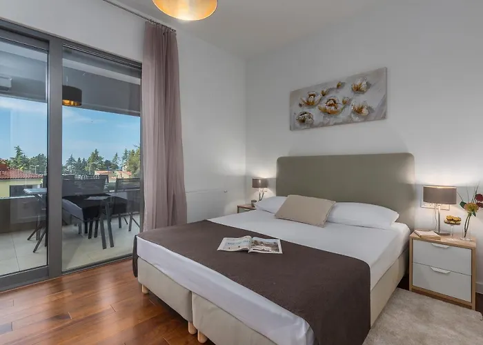 Spada 3 Bedrooms Near The Beach! شقة
